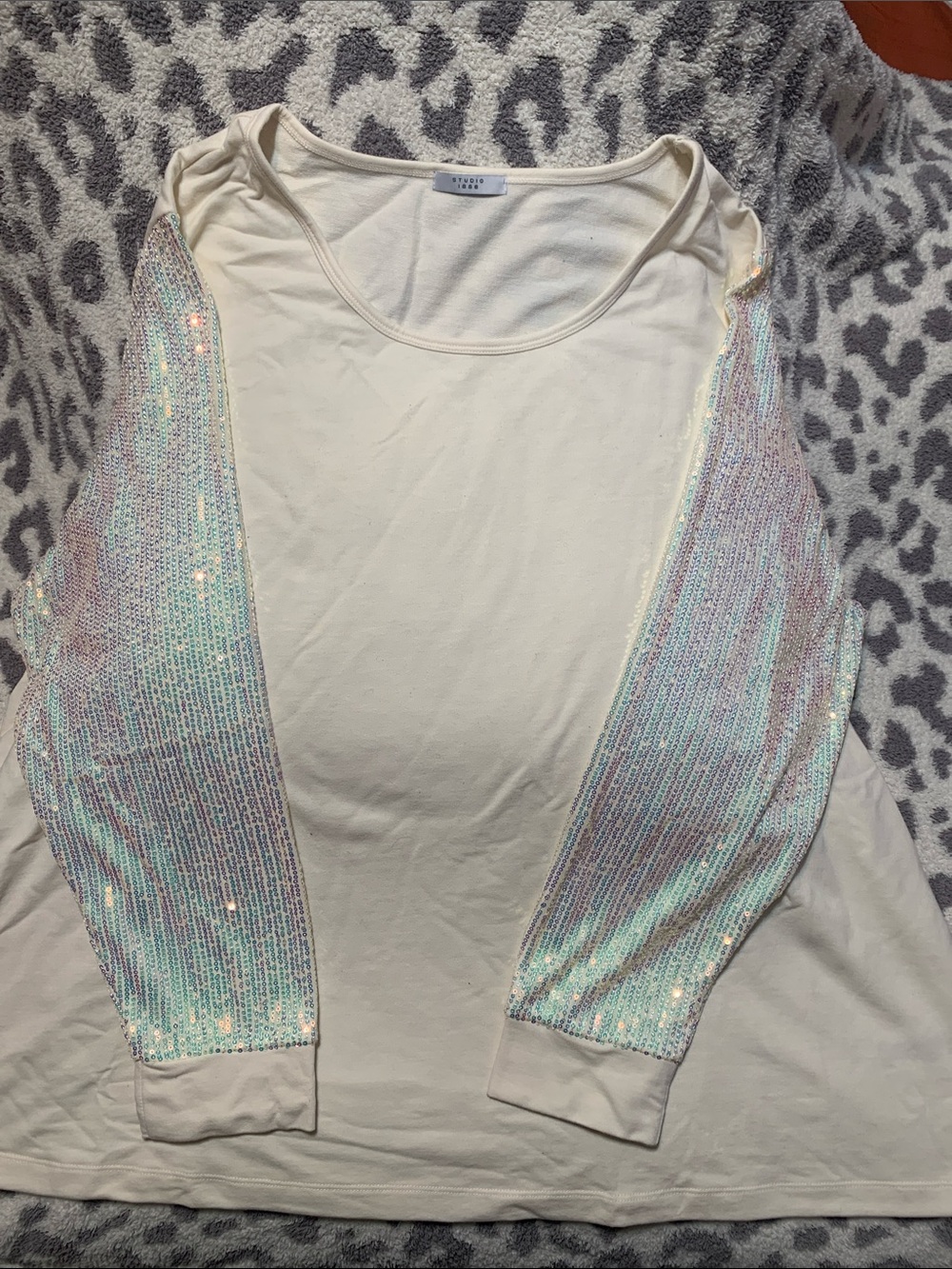 Vero Moda Cream Long-Sleeve Tee with Iridescent Sequin Sleeves